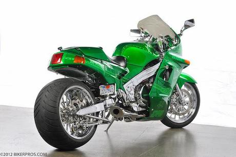 Kawasaki ZX-10 by David Girley