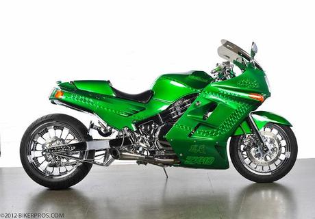 Kawasaki ZX-10 by David Girley