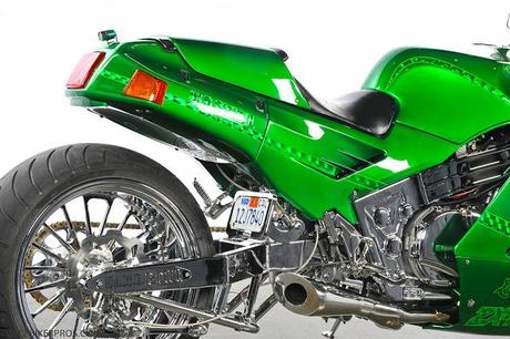 Kawasaki ZX-10 by David Girley