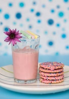 Biscottini glassati con zuccherini colorati