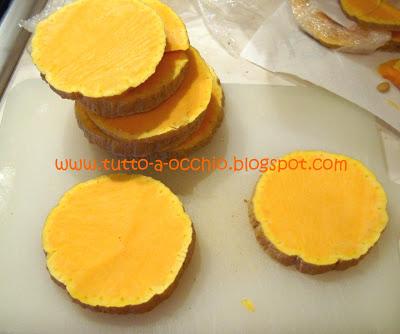 WHB #363 - Focaccine con zucca ed erba cipollina