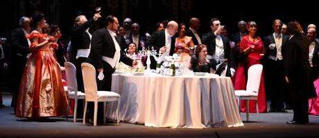 La Traviata, ovvero Storia di un Amore che Redime