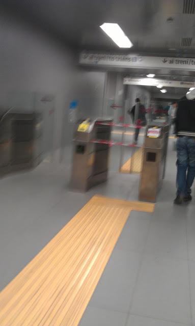 Quanti mesi sono passati dall'inaugurazione? Ecco, la stazione Conca d'Oro della Metro B1 è ridotta da buttare