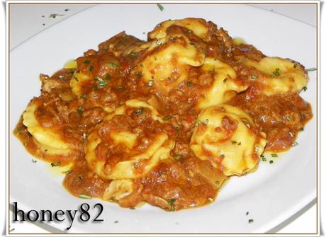 TORTELLI DI PATATE CON RAGù AI FUNGHI PORCINI