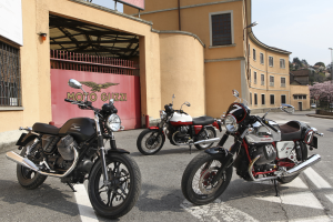 La Moto Guzzi V7 riaccende ai motociclisti più esperti i ricordi di gioventù