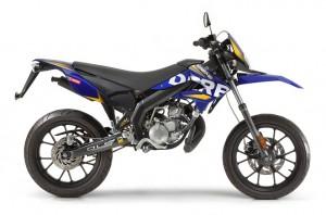 La Derbi Senda DRD nelle versioni R (Enduro) e SM (Supermotard)