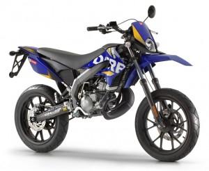 La Derbi Senda DRD nelle versioni R (Enduro) e SM (Supermotard)