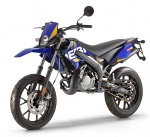 La Derbi Senda DRD nelle versioni R (Enduro) e SM (Supermotard)