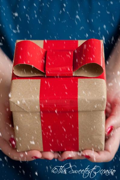 Confezionare un pacchetto in modo originale ed economico