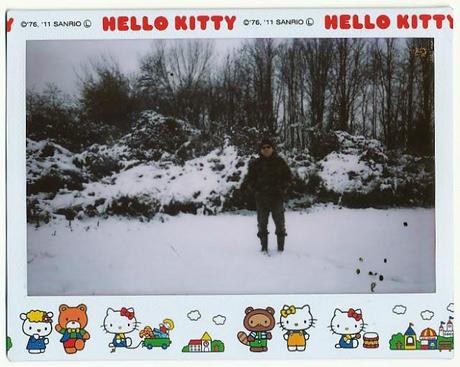 Fuji Instax Wide HELLO KITTY Edition sulla neve