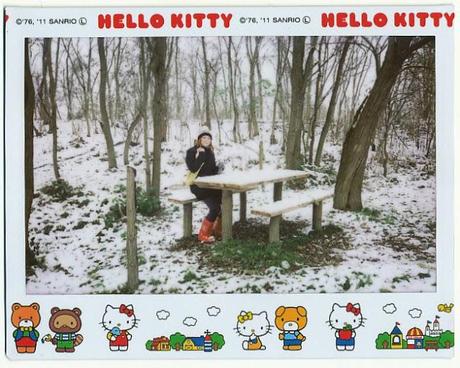 Fuji Instax Wide HELLO KITTY Edition sulla neve