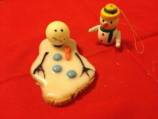 In a meadow we can build a (melted) snowman (cookie)
