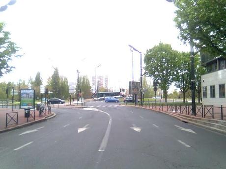 Parigi. Qualche foto utile per i nostri riferimenti. La normalità, la dignità, il rispetto a due ore d'aereo da qui