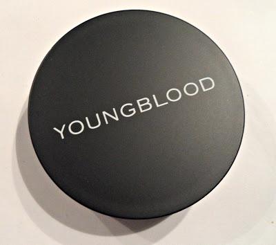 Review&Swatches; YOUNGBLOOD MINERAL RADIANCE CREME POWDER FOUNDATION nella colorazione Tawnee