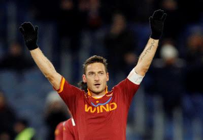 FOLLIE E... - AS ROMA. Zeman ha cambiato schema, ora usa il 4-3-TOTTI-2, ed è vincente. VIDEO