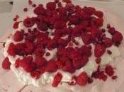 Pavlova Natale pepe rosa lamponi melagrana