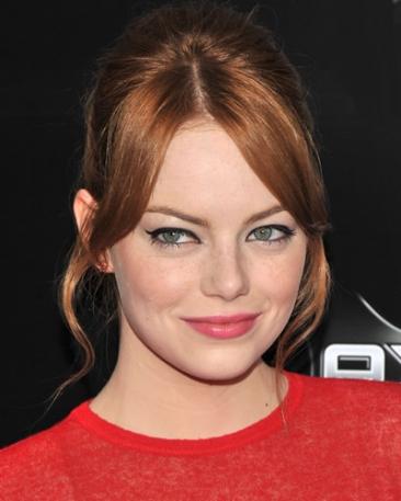 Emma-Stone-femme-fatale-in-The-Gangster-Squad_scaledownonly_638x458