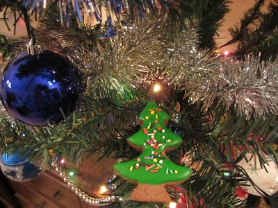 Biscotti per decorare l'albero di natale