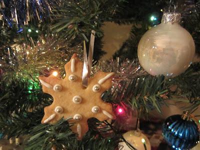 Biscotti per decorare l'albero di natale