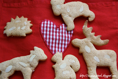 Biscotti speziati al miele - Spicy honey cookies