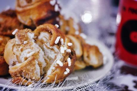 Cinnamon roll-pretzels