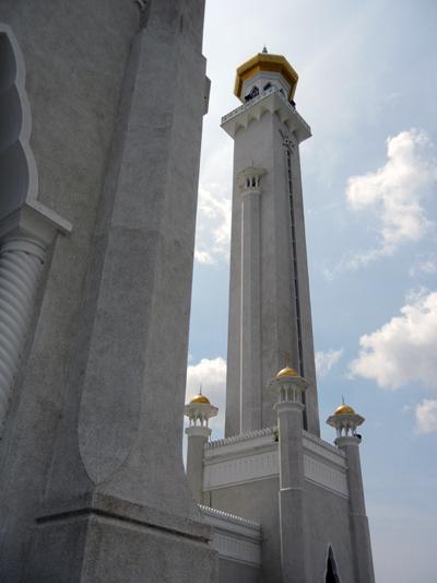 Omar Ali Saifuddien Mosque_Brunei_viaggiandovaldi