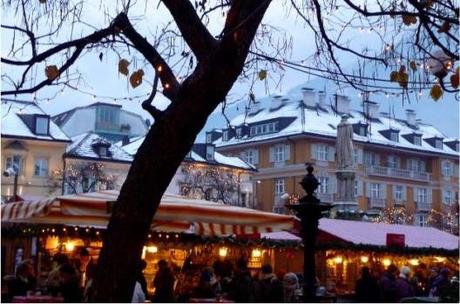 mercatino di natale,zelten,musiche,atmosfere,vin brulè