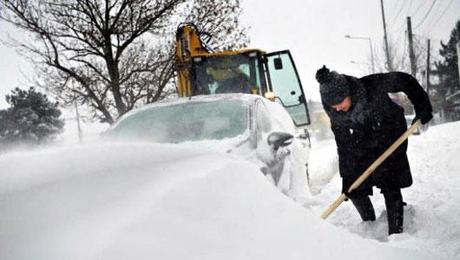 UCRAINA: RECORD DI NEVICATA DA 130 ANNI