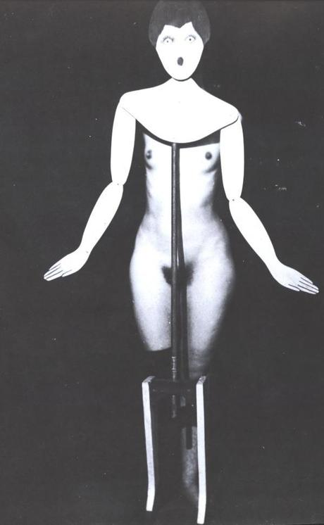 the-coat-stand-1920