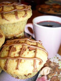 Dolci Tentazioni: Muffin al cioccolato con salsa gianduia