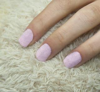 MUA presenta: Fur-Effect Nail Art...