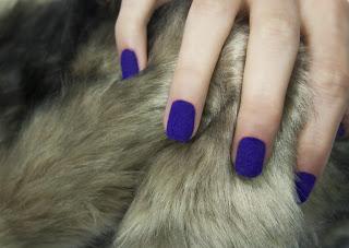 MUA presenta: Fur-Effect Nail Art...