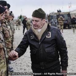 Afghanistan/ Il Ministro della Difesa Di Paola in visita al Fob di Bala Boluk