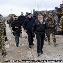 Afghanistan/ Il Ministro della Difesa Di Paola in visita al Fob di Bala Boluk