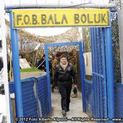 Afghanistan/ Il Ministro della Difesa Di Paola in visita al Fob di Bala Boluk