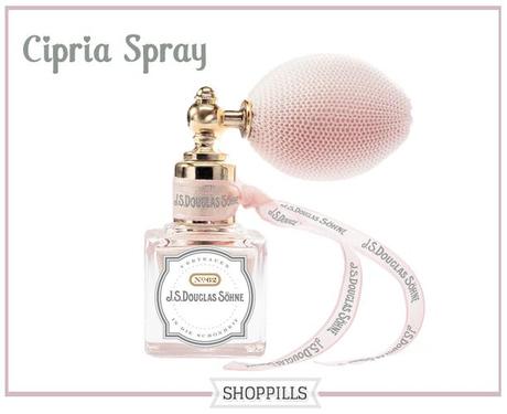 Powder Spray Douglas Shone, cipria spray da spruzzare suviso decollettè e capelli per illuminare e profumare la pelle. In vendita in esclusiva nelle Profumerie Douglas. Prezzo 12,95 euro. 2