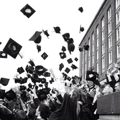 Dress Code: Laurea