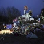 Usa, il dolore per le vittime della strage di Newtown010