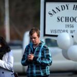 Usa, il dolore per le vittime della strage di Newtown014