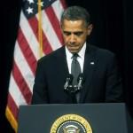 Barack Obama visita il liceo Newtown in Connecticut03