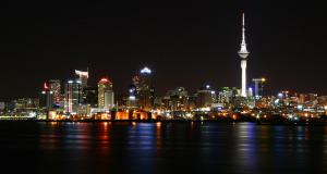 Auckland_skyline_by_Gee_Fatboy