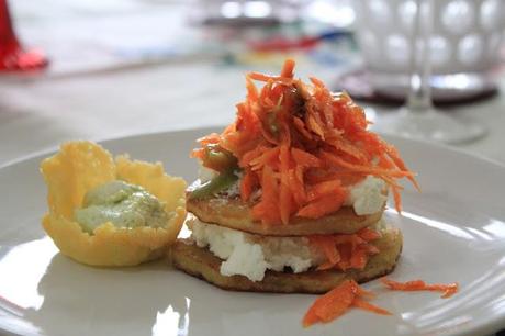 Torretta di patate, ricotta e carote al balsamico.