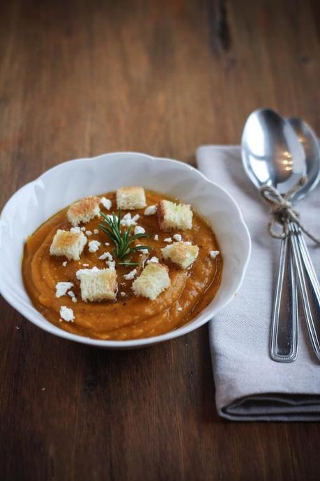 crema di zucca 682x1024 Crema di zucca con rosmarino e feta