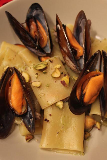 Paccheri con cozze e pesto di piastcchi