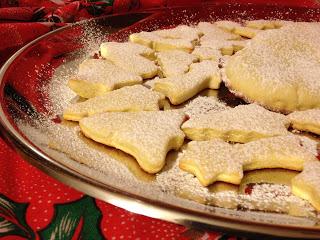 BISCOTTINI NATALIZI RIPIENI ALLA NUTELLA