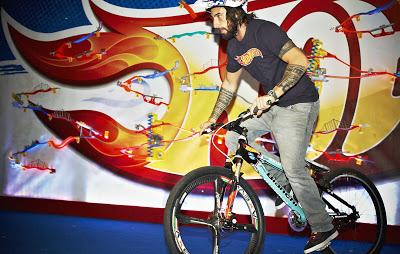 Giocare con la pista Hot Wheels Wall Tracks un esperienza senza confronti