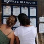 Lavoro: diminuisce tasso di disoccupati, ma non per i giovani