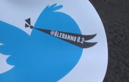 Da Alemanno ad Aledanno, passando però per Alebanno. Ecco la storia del sindaco di una capitale europea che utilizza Twitter come strumento da propaganda sovietica e non di dialogo coi cittadini