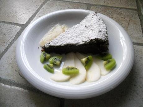 Torta di cioccolato e mandorle con salsa di pere