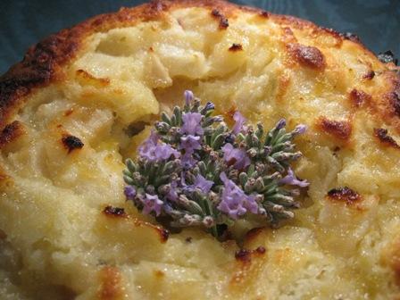 Torta pere e mirtilli alla lavanda